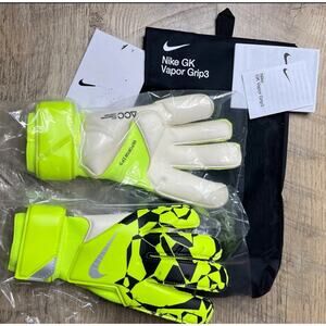 NEW Nike Vapor Grip3 Soccer Goalkeeper Gloves Volt Black HQ0304-702 Size 7